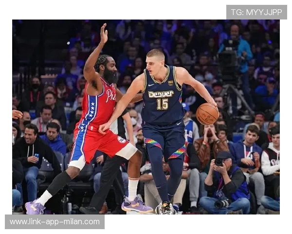 76人场上协作:内外配合的改善推动整体进步 76人场上协作:内外配合的改善推动整体进步