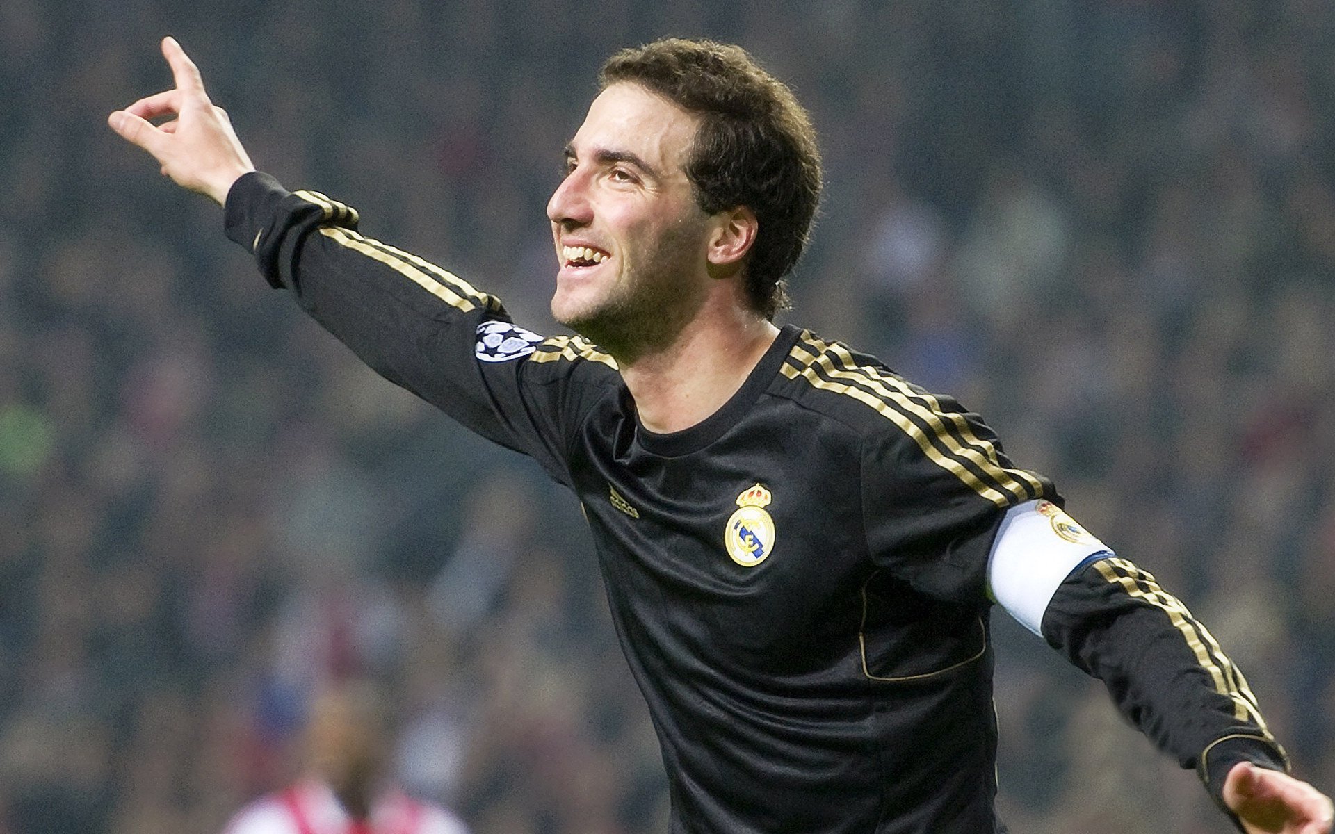 拜仁替补边锋登场即进球，拜仁 边锋